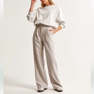 A&F Sloane Tailored Wide Leg Pant in Light Taupe 32 (14) Regular 30” inseam